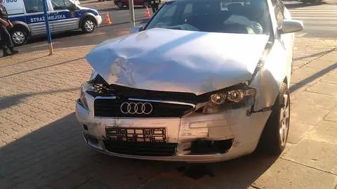 Mercedes dachowałi zahaczył o dwa auta