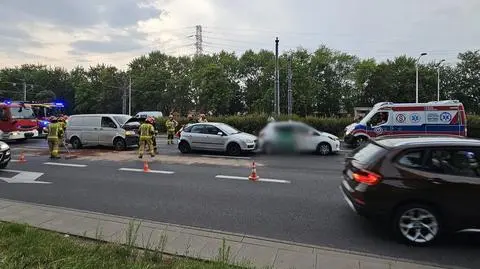 Zderzenie trzech aut, jeden z kierowców "pod wpływem alkoholu"