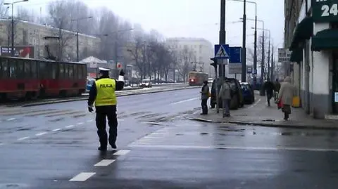 Awaria sygnalizacji świetlnej: al. Solidarności/ul. Żelazna; al. Niepodległości/ul. Nowowiejska fot. Dawid Krysztofiński/tvnwarszawa.pl