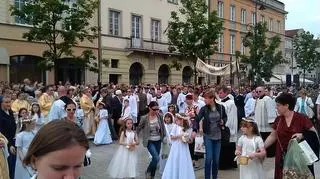 Ulicami stolicy przechodzą procesje