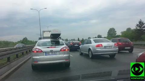 Zderzenie na moście, popołudnie w korku. Zatrzymany pijany kierowca