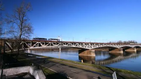 Najpierw dwa lata bez dworców, potem kolej jak trzecia linia metra