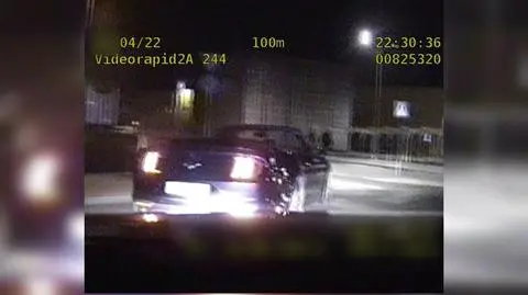 Łamiącego przepisy kierowcę nagrali policjanci 