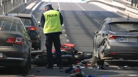 Toruńska: wypadek 2 motocykli i 3 samochodów. 5 godzin utrudnień