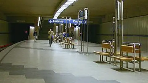 Kibice zatrzymali metro i pociągi