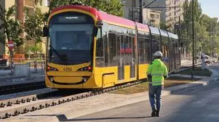 Ćwiczenia tramwajarzy na nowym torowisku na Stegnach