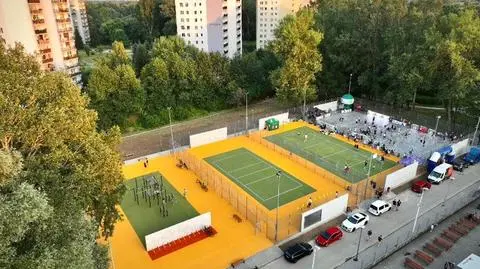 Koszykówka, tenis, siatkówka, strefa street workoutu. Nowa strefa sportu na Białołęce 