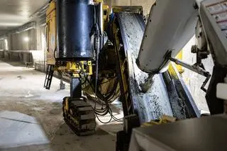 Powstają murki oporowe w metrze 