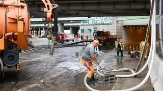 Zalany tunel przy lotnisku Okęcie, na trasie S2 w Warszawie