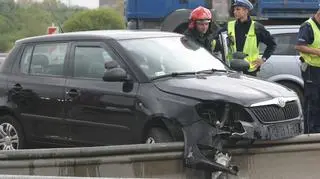 Toyota wbiła skodę w barierki