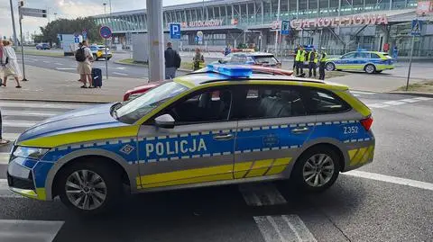 Ewakuacja terminala autobusowego na Lotnisku Chopina