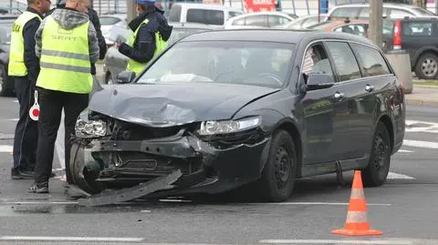 Zderzenie vw i hondy na Żoliborzu