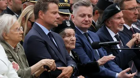 Prezydent Warszawy Rafał Trzaskowski i uczestniczka powstania warszawskiego Wanda Traczyk-Stawska 