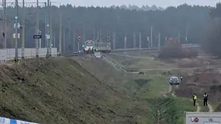 Uszkodzony fragment torów na stacji PKP Mika