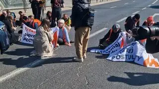 Protest Ostatniego Pokolenia przy Dworcu Gdańskim