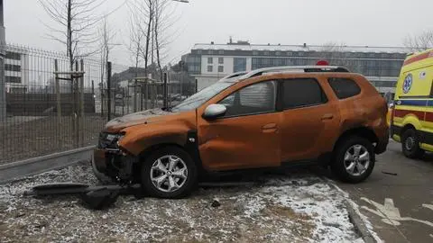 Zderzenie dwóch aut na Skalnicowej