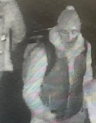 Policja publikuje wizerunki osób, które używały środki pirotechniczne na marszu 11 listopada