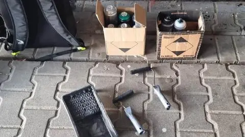 Zatrzymani za graffiti w przejściu podziemnym