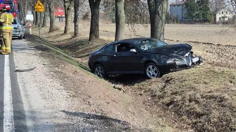 Zderzenie auta osobowego i ciężarówki na DK60 w Świerczynku