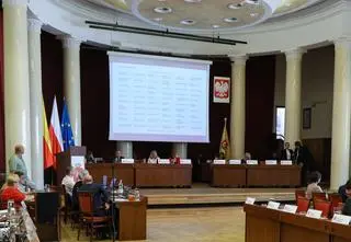 Nocna prohibicja w stolicy. "Absolutny szok" na sesji Rady Warszawy. Posłanka: czasem trzeba zrobić krok wstecz