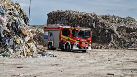 Pożar składowiska odpadów w Sokołowie 