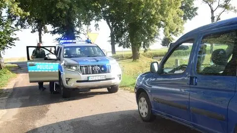 Jechał wężykiem, zjeżdżał na chodnik. Kierowcę zatrzymało małżeństwo