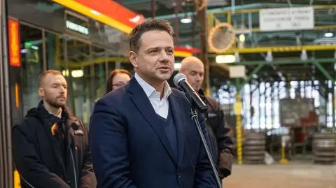 Rafał Trzaskowski na konferencji w Zajezdni Tramwajowej Wola