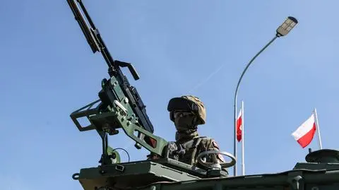 Próby do defilady w 1. Warszawskiej Brygadzie Pancernej w Warszawie
