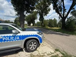Patrol policji na trasie rowerowej przez Gassy