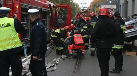 Zderzenie nissana z autem Żandarmerii Wojskowej. Ranni