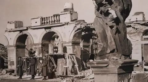 Grób Nieznanego Żołnierza przed powojenną rekonstrukcją