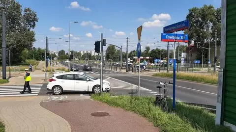 Potrącenie na Bemowie. Rowerzysta trafił do szpitala