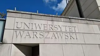 Wejście na kampus UW od strony Oboźnej 