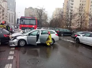 Kolizja pięciu pojazdów w Warszawie