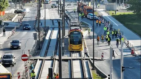 Tramwaj na nowym torowisku na św. Bonifacego