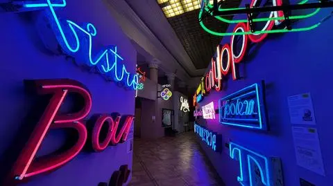 Muzeum Neonów w Pałacu Kultury i Nauki 
