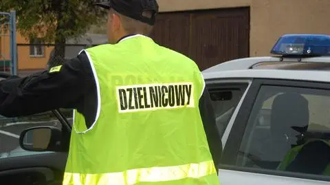 68-latka nikt od dawna nie widział. Policjant zastał go w domu, z objawami udaru