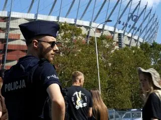 Policyjne zabezpieczenie na stadionie Narodowym 