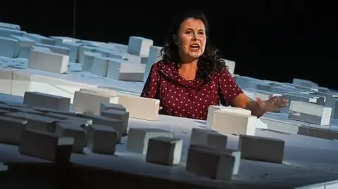 Próba przed spektaklem "Najlepsze miasto świata. Opera o Warszawie"