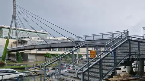 Kładka przez ulicę Wołoską 