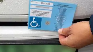 Zaparkował na kopercie, miał nieważną kartę żony