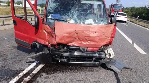 Uderzyli busem w bok jej auta, obaj byli pijani