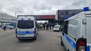 Kupcy pod Centrum Handlowym Modlińska 6D