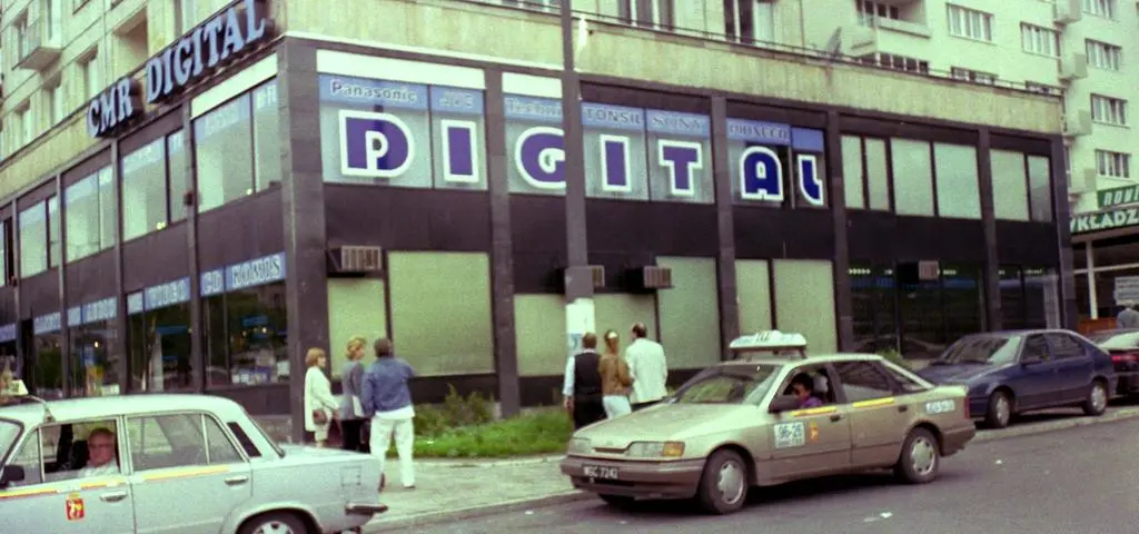 Zaczęli od "młotka", biorą się za Digital