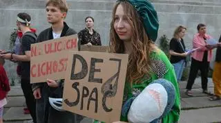 Happening MJN "Halo ja chcę spać"