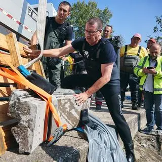 Wisła odsłoniła fragmenty Villi Regii
