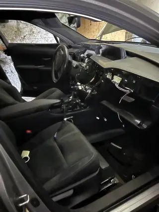 Policjanci znaleźli części kradzionych w Holandii aut
