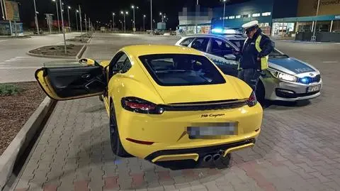 Policjanci zatrzymali porsche do kontroli