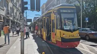 Tramwaj zastępczy na przystanku Metro Politechnika 