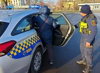 Strażnicy miejscy pomogli zagubionej seniorce 